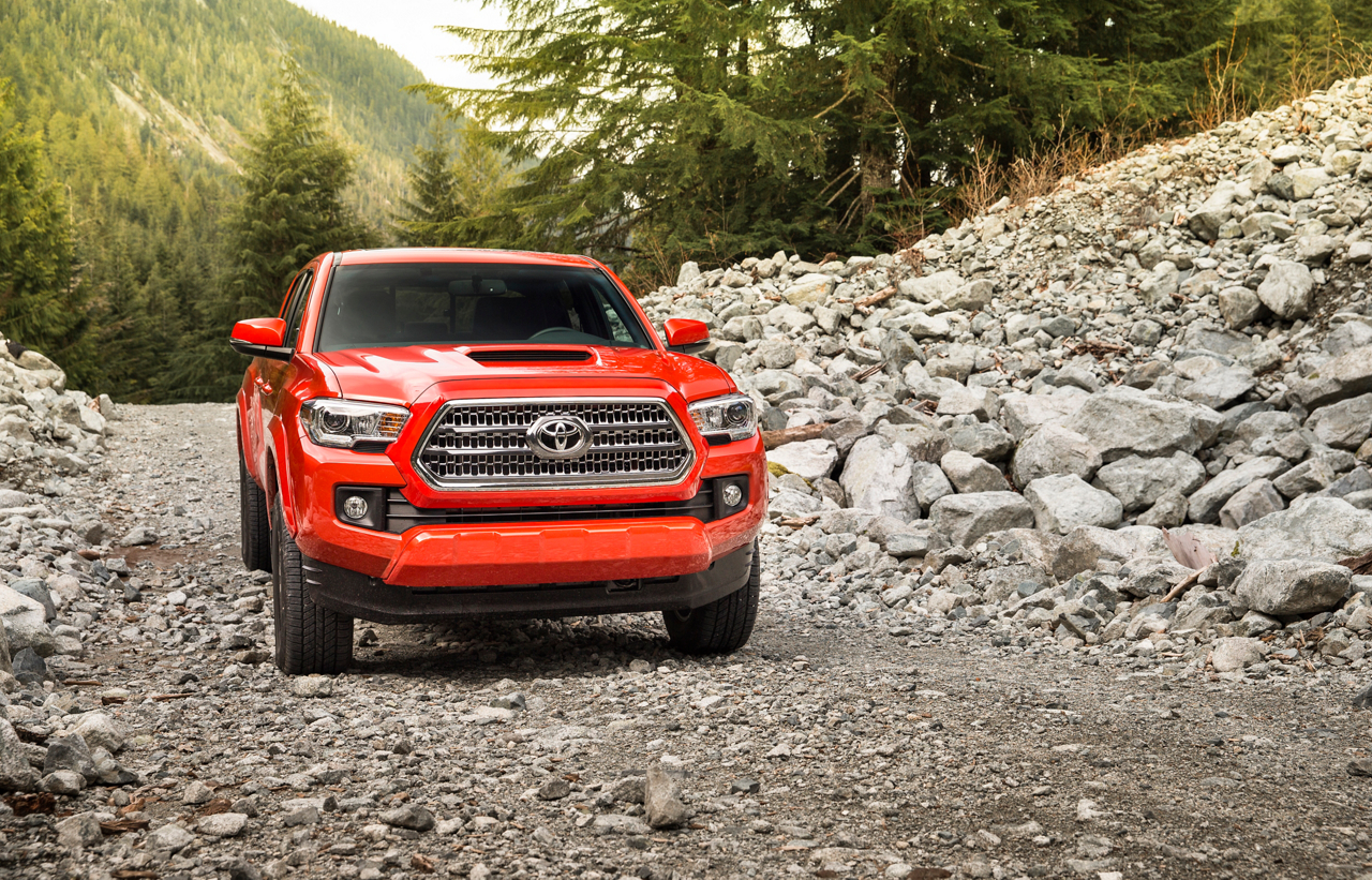 2016_Toyota_Tacoma-23