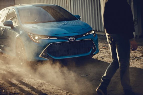2019-Corolla-Hatchback-XSE-in-Blue-Flame-02-2-e1592941888562.jpg