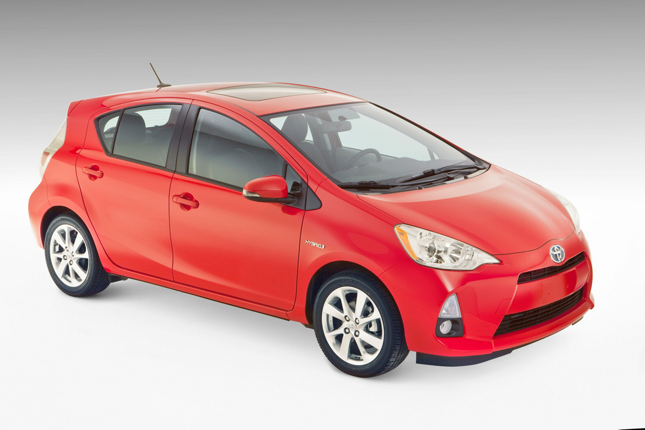2012 toyota prius c 01