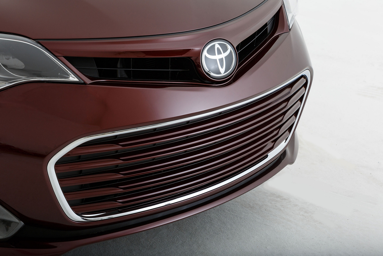 2012SEMA AvalonBurgundy008