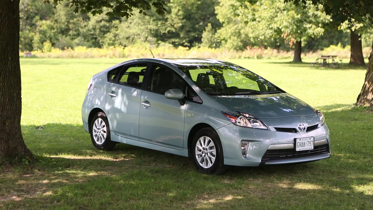 2014 Toyota Prius PHV English
